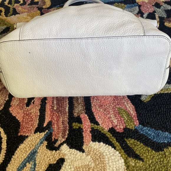 Tory Burch 'Medium Bombe T' Satchel in Soft White - Picture 7 of 12